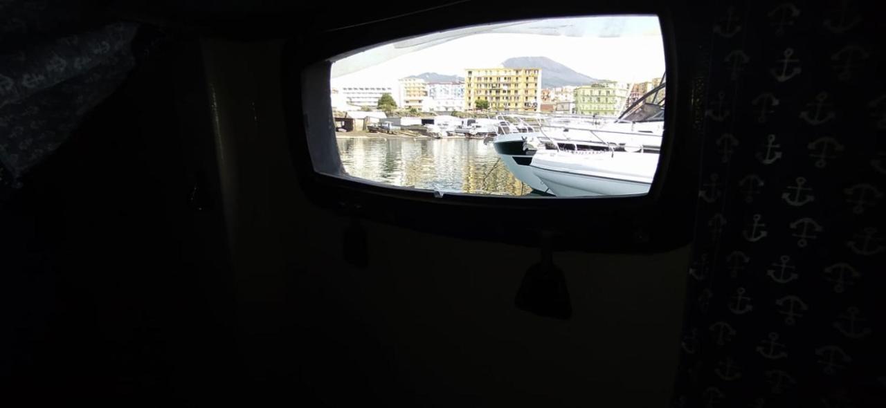 House Boat Hotel Torre del Greco Exterior foto